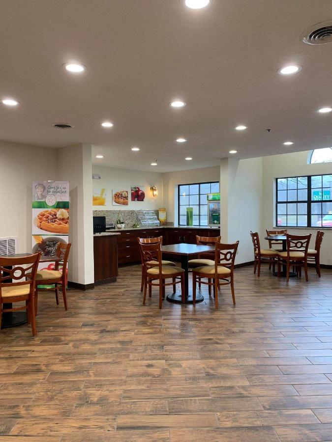 Quality Inn & Suites Prestonsburg Next To Mountain Arts Center Exteriér fotografie