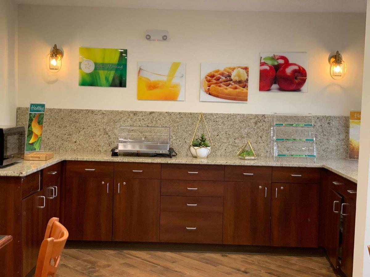 Quality Inn & Suites Prestonsburg Next To Mountain Arts Center Exteriér fotografie